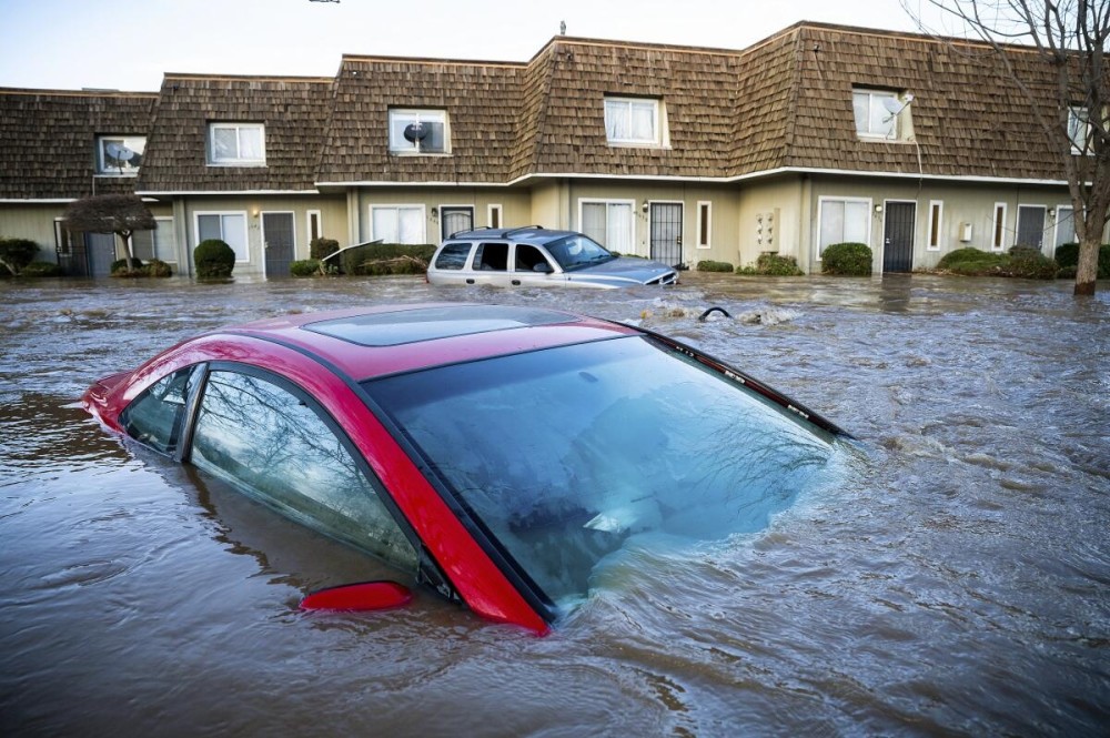 how to spot a flood damaged car